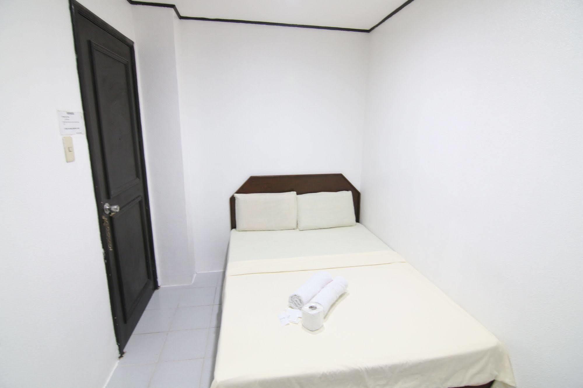 Hotel Juliano Manille Extérieur photo